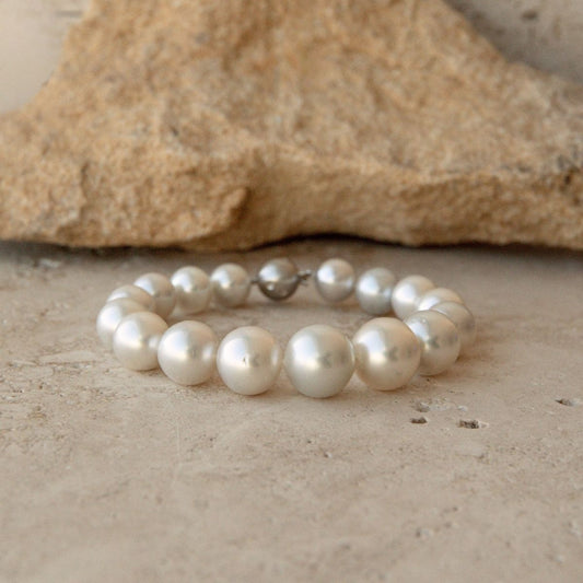 Strand Bracelet Australian South Sea Cygnet Bay Button/High Button 9.5-14.5mm A3+/B2 White Silver 16pc 21cm 9ct White Gold Ball Clasp