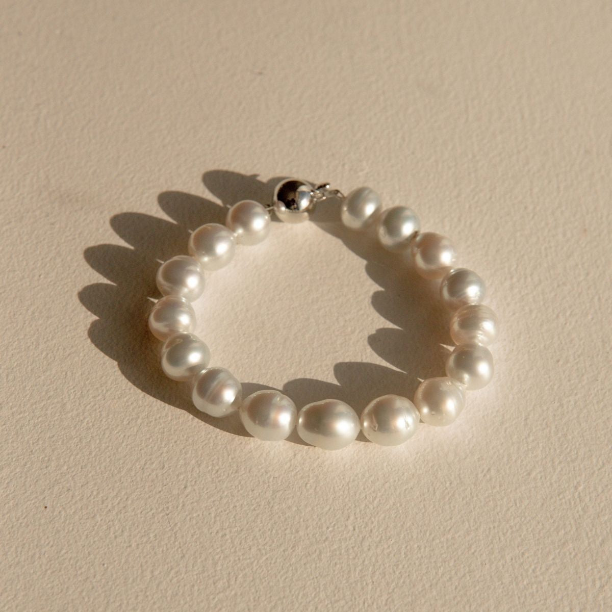 Strand Bracelet Australian South Sea Cygnet Bay Circle 10mm A3+/B2 White Silver 16pc 19.5cm 9ct White Gold Ball Clasp