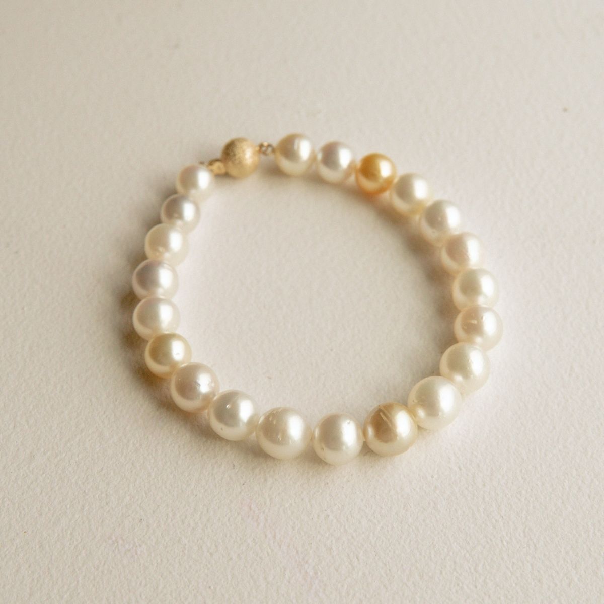 Strand Bracelet Australian South Sea Cygnet Bay Near Round 7.5-9.5mm B2 21pc 21cm 9ct Yellow Gold Ball Clasp