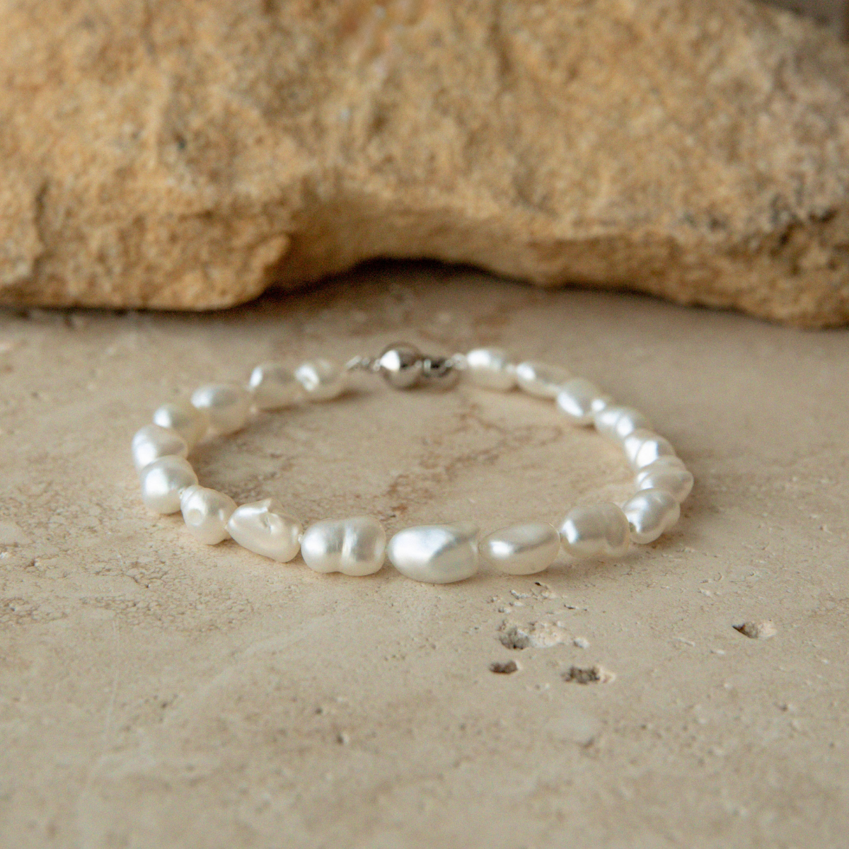 Strand Bracelet Australian South Sea Cygnet Bay Keshi 7.5-8mm A 19pc 17cm 18ct White Gold