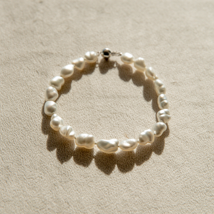 Strand Bracelet Australian South Sea Cygnet Bay Keshi 7.5-8mm A 19pc 17cm 18ct White Gold