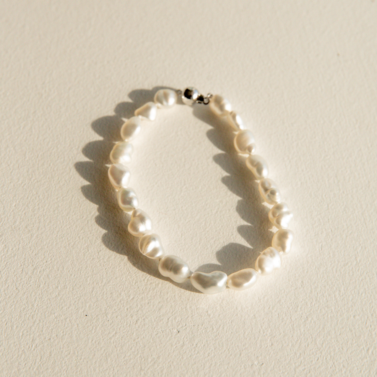 Strand Bracelet Australian South Sea Cygnet Bay Keshi 7.5-8mm A 19pc 17cm 18ct White Gold