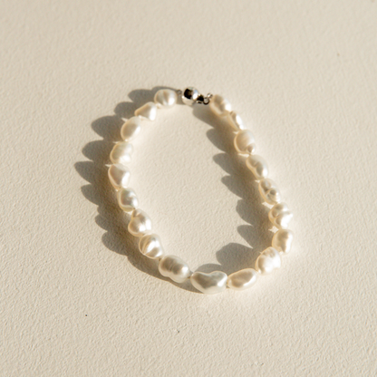Strand Bracelet Australian South Sea Cygnet Bay Keshi 7.5-8mm A 19pc 17cm 18ct White Gold
