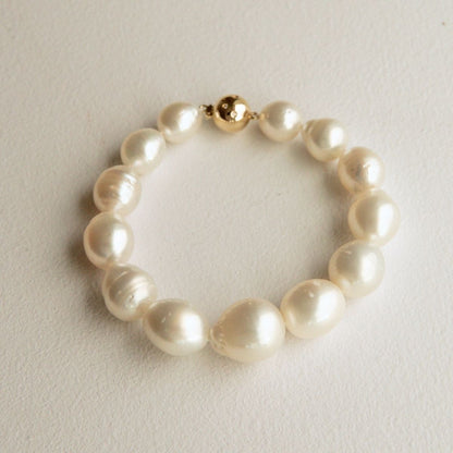 Strand Bracelet Australian South Sea Cygnet Bay Mix Shape 10-15mm B1+/B2 White 13pc 20.5cm 9ct Yellow Gold Ball Clasp