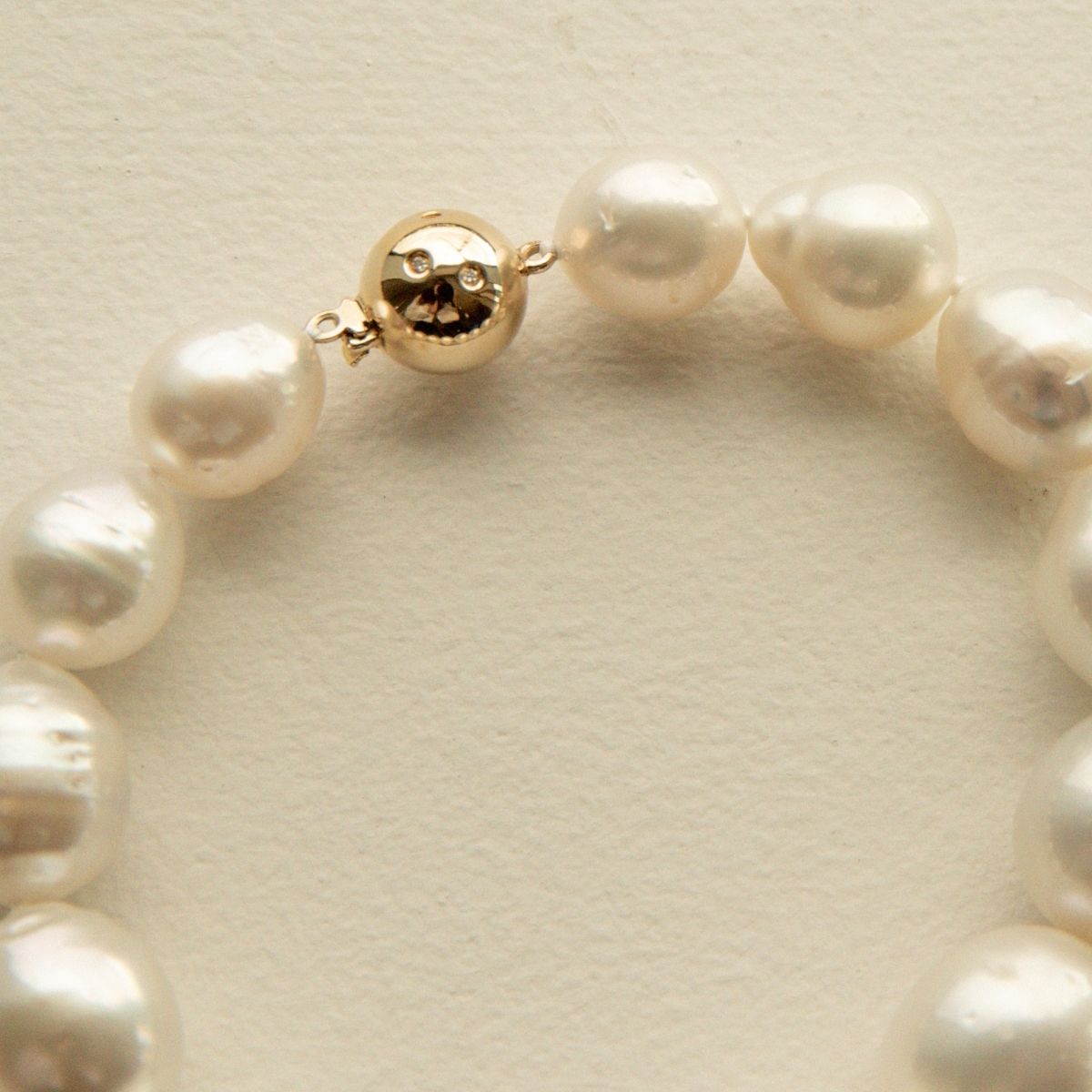 Strand Bracelet Australian South Sea Cygnet Bay Mix Shape 10-15mm B1+/B2 White 13pc 20.5cm 9ct Yellow Gold Ball Clasp