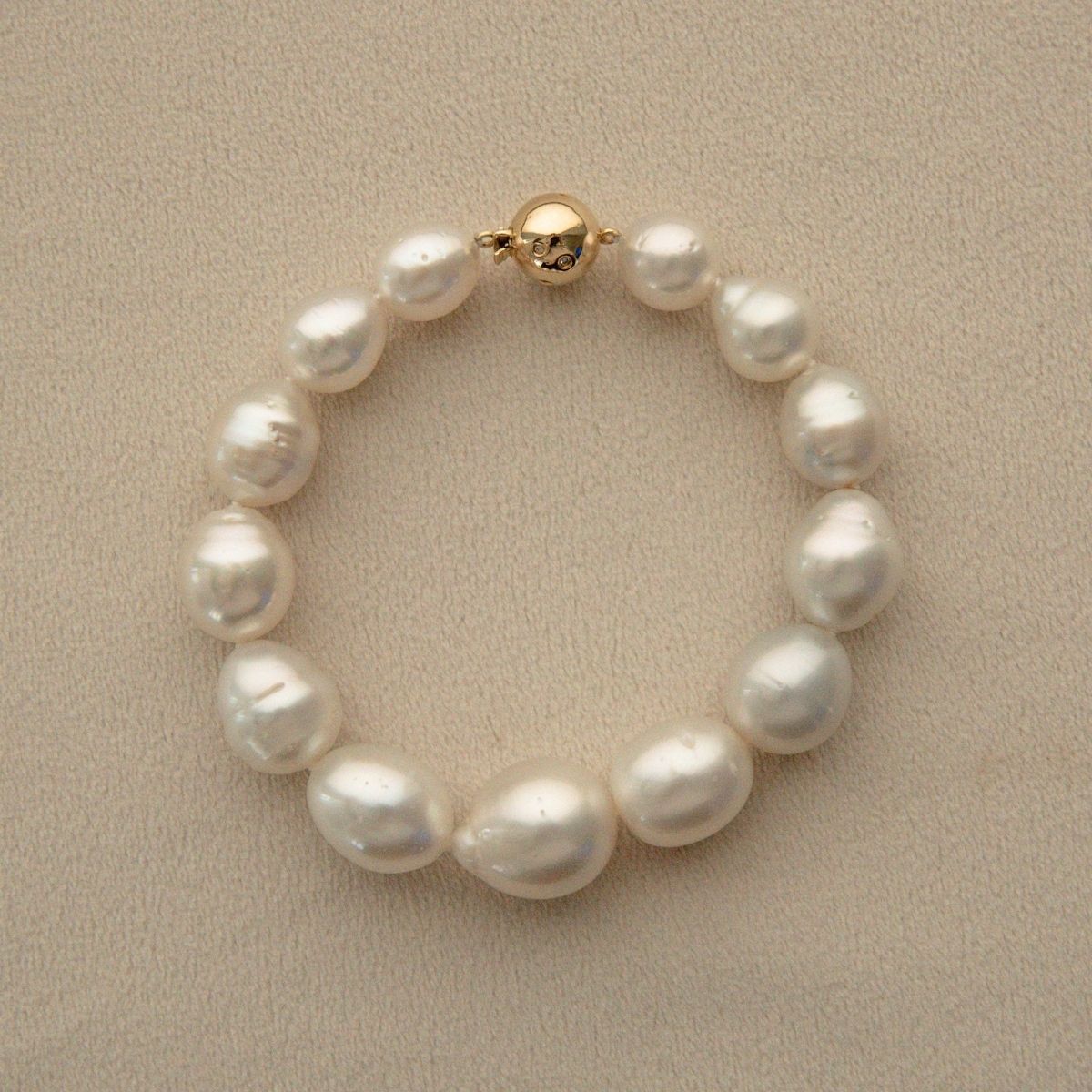 Strand Bracelet Australian South Sea Cygnet Bay Mix Shape 10-15mm B1+/B2 White 13pc 20.5cm 9ct Yellow Gold Ball Clasp
