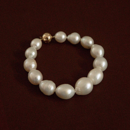 Strand Bracelet Australian South Sea Cygnet Bay Mix Shape 10-15mm B1+/B2 White 13pc 20.5cm 9ct Yellow Gold Ball Clasp