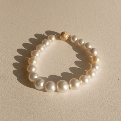 Strand Bracelet Australian South Sea Cygnet Bay Round/Near Round 8.5-13mm A3/B2 White Cream 19pc 21.5cm 9ct Yellow Gold Ball Clasp