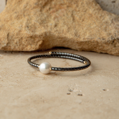 Terra Bracelet Black Australian South Sea Cygnet Bay Drop 11.5mm A2+ 18ct Yellow Gold-Medium