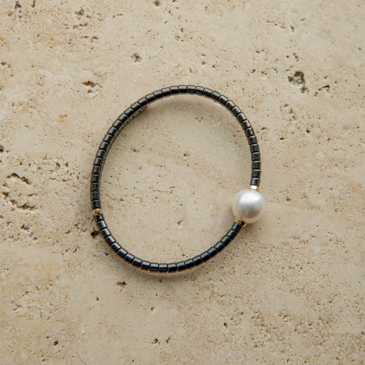 Terra Bracelet Black Australian South Sea Cygnet Bay Drop 11.5mm A2+ 18ct Yellow Gold-Medium