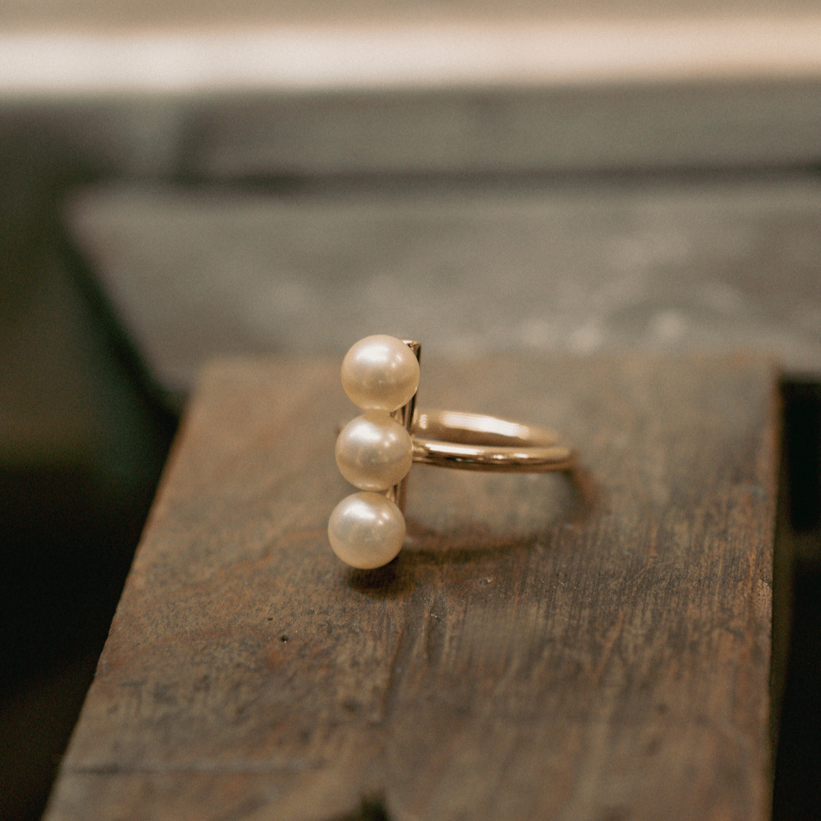 This unique Akoya Pearl Ring featured Broken Bay (NSW) grown Australian Akoya set in gold.&nbsp;