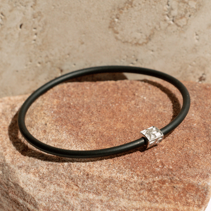 Our Seagrass Neoprene bracelets are a casual everyday piece for both male and female featuring a Sterling Silver Seagrass motif.